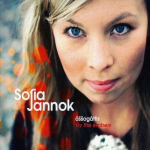 Liekkas歌词 Sofia Jannok Liekkas歌曲LRC歌词下载